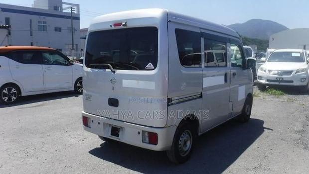 Nissan Clipper 2019 Silver - thumbnail 3