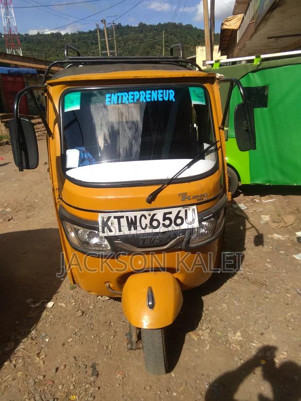 TVS King Cargo 2020 Yellow