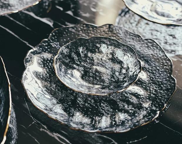 3 PCS Irregular Glacier / Hammered Glass Plate Set With a Gold-Rim - thumbnail 3