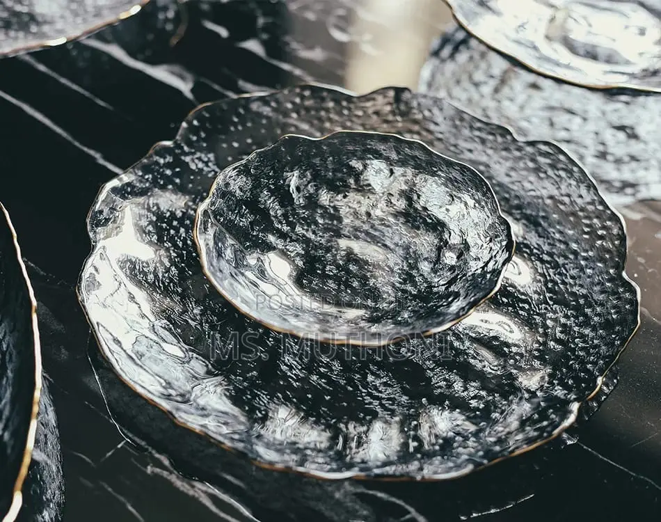 3 PCS Irregular Glacier / Hammered Glass Plate Set With a Gold-Rim