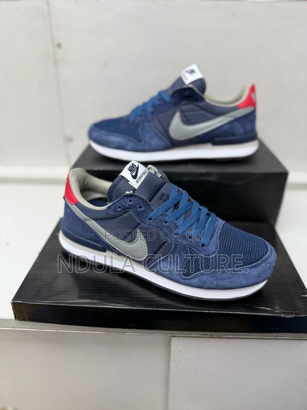 Nike Internationalist - main view