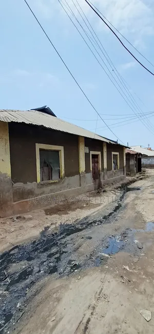 12bdrm House in Bombolulu for sale