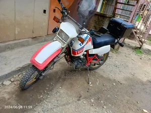 Yamaha 1987 White