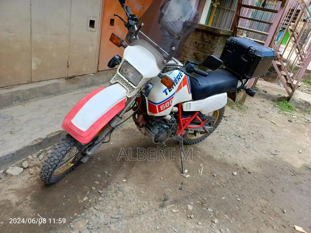 Yamaha 1987 White - thumbnail 2