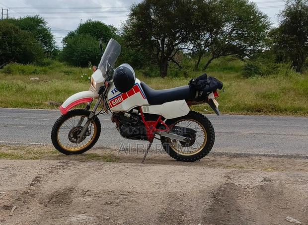 Yamaha 1987 White - thumbnail 3