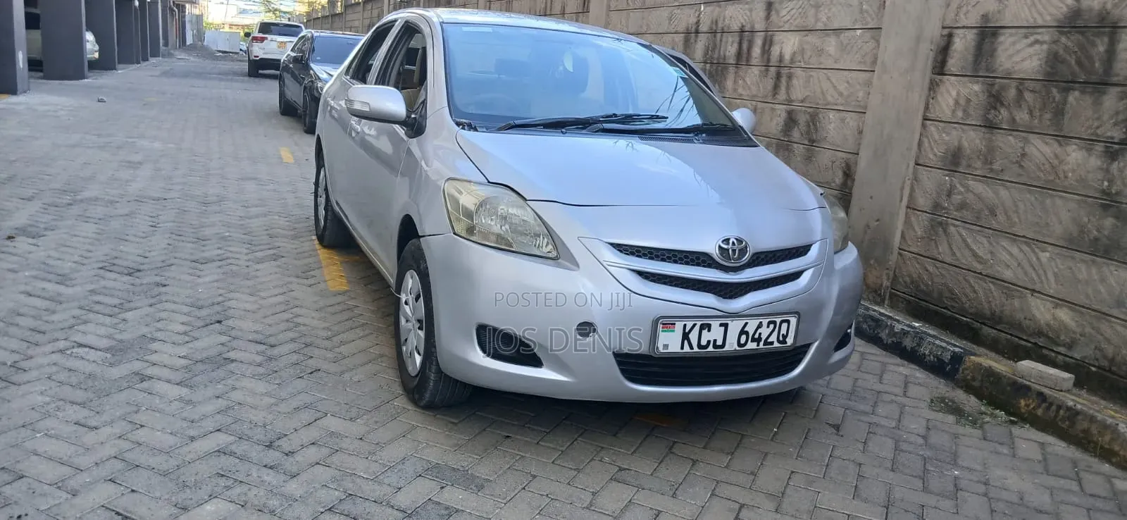 Toyota Belta 2011 Silver