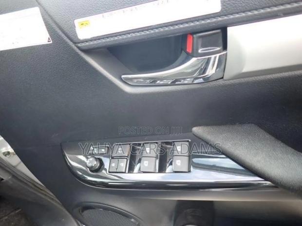 Toyota Hilux Double Cab - thumbnail 7
