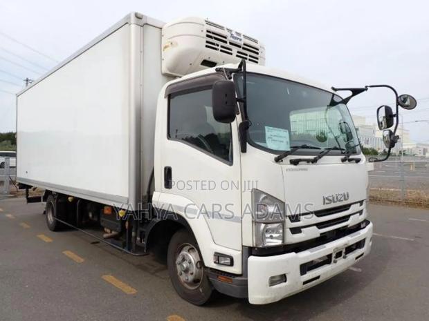 Frr90-Isuzu Forward 2019 - main view