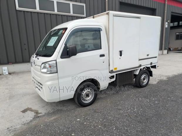 Daihatsu Hijet 2019 White - thumbnail 2
