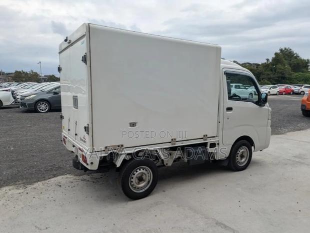 Daihatsu Hijet 2019 White - thumbnail 5