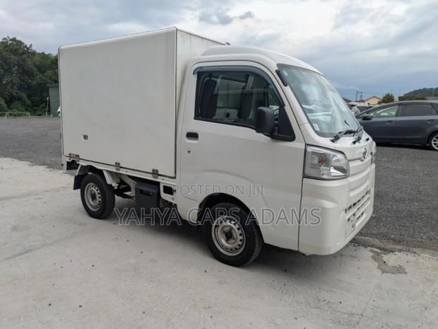 Daihatsu Hijet 2019 White - thumbnail 6