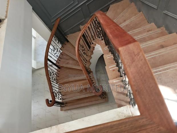 Mahogany Staircase - thumbnail 8