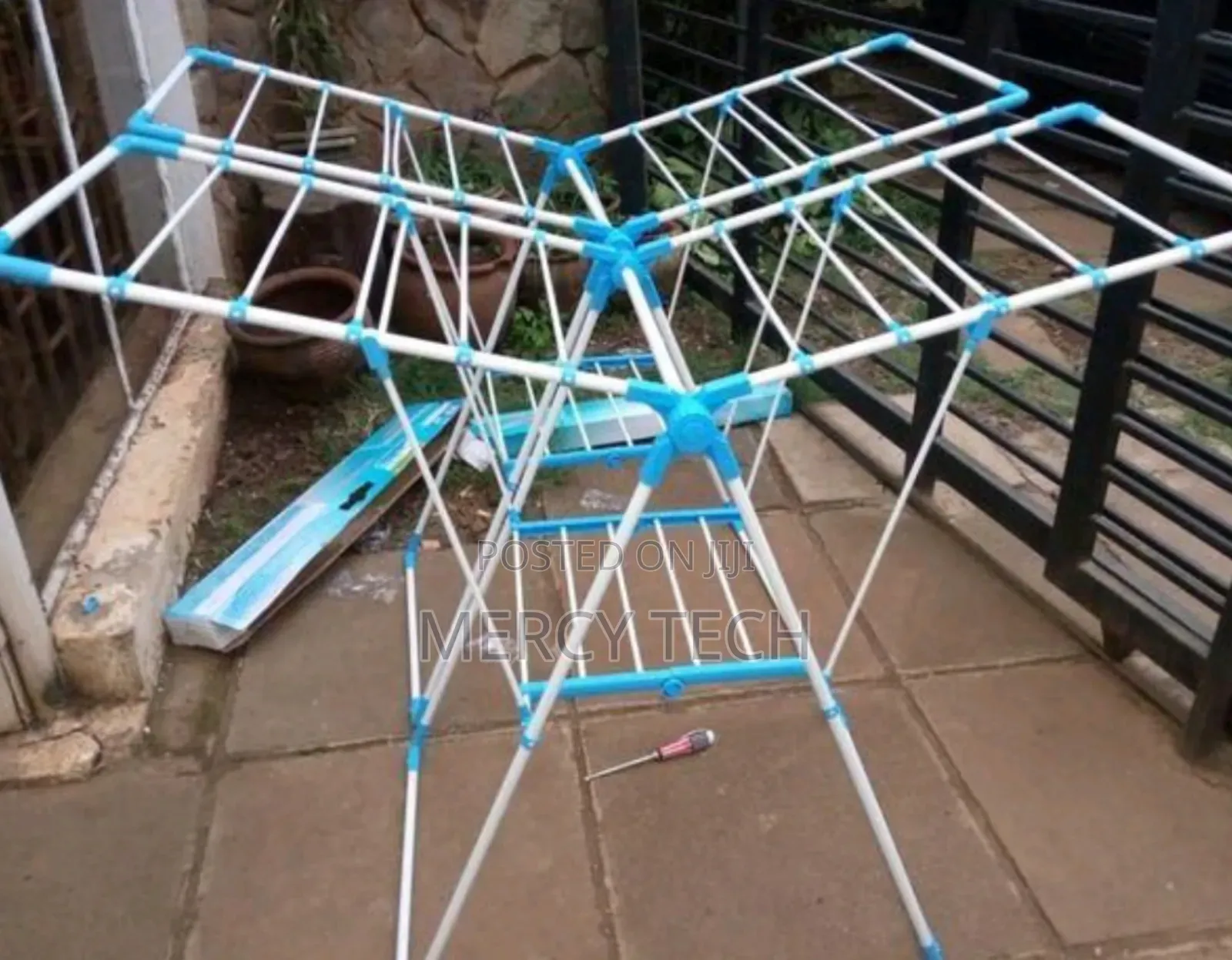 *Portable Clothe Rack*