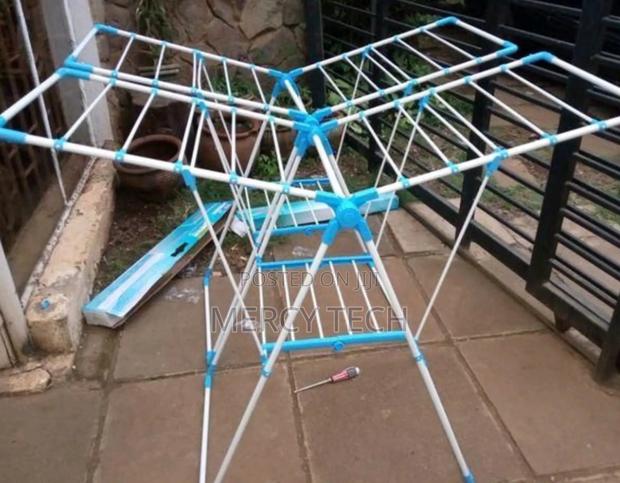 *Portable Clothe Rack*