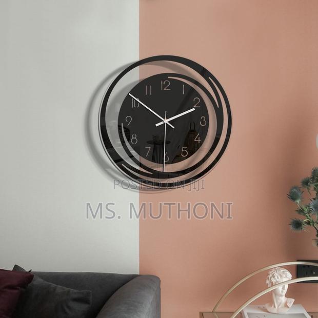 Decorative Nordic 30cm Acrylic Wall Clock - thumbnail 3