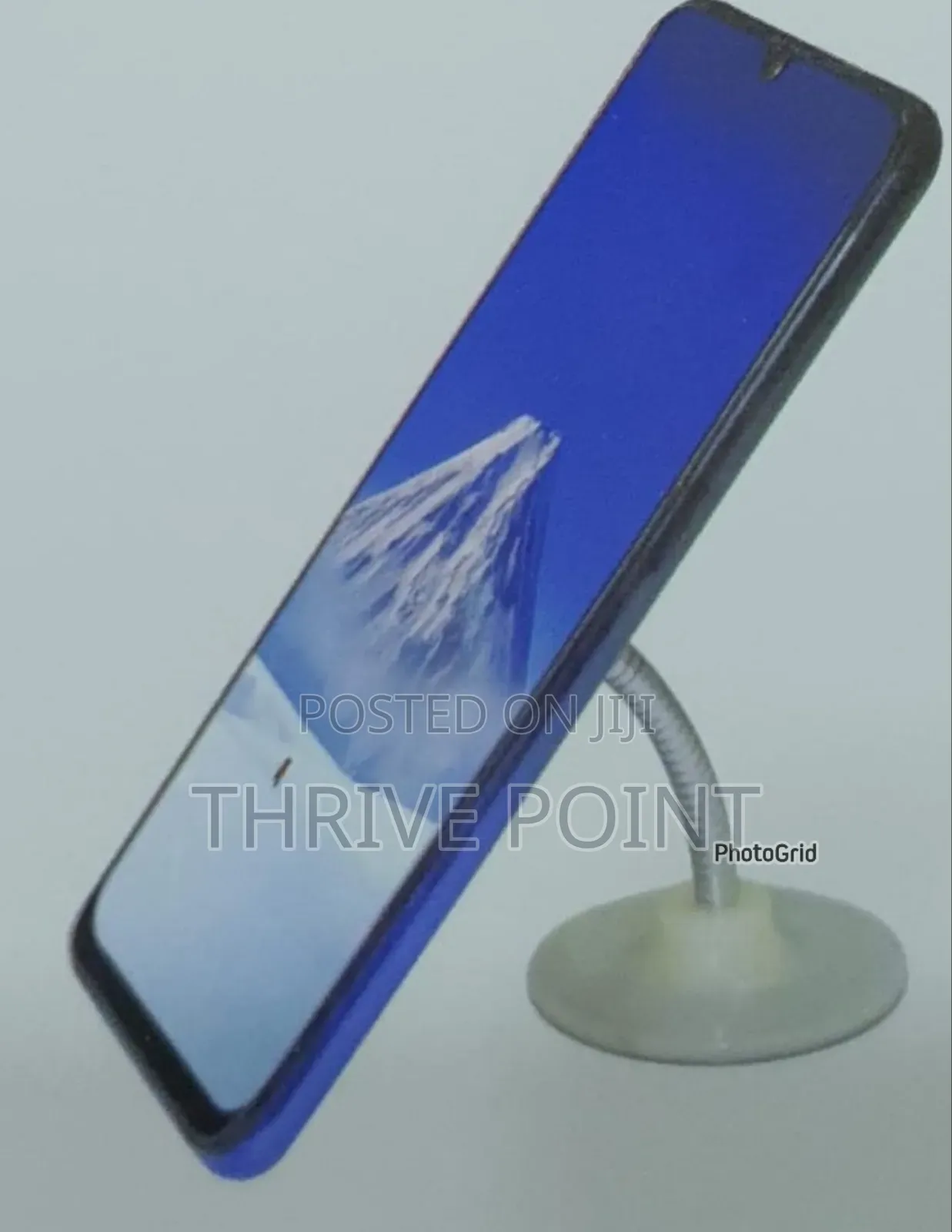 *Strong Adhesive 3600 Rotating Magical Phone Holder