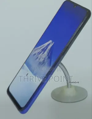 *Strong Adhesive 3600 Rotating Magical Phone Holder