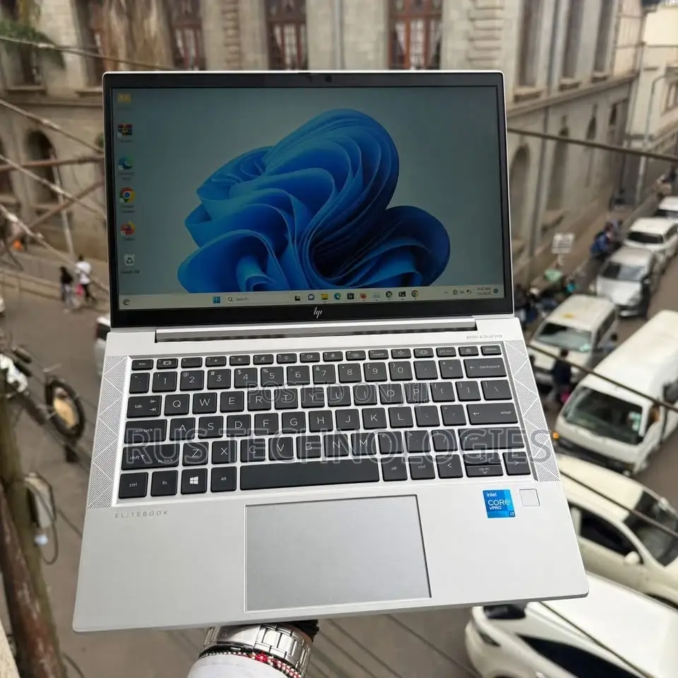 Laptop HP EliteBook 830 G8 8GB Intel Core i5 SSD 256GB