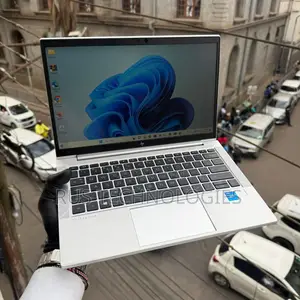 Laptop HP EliteBook 830 G8 8GB Intel Core i5 SSD 256GB