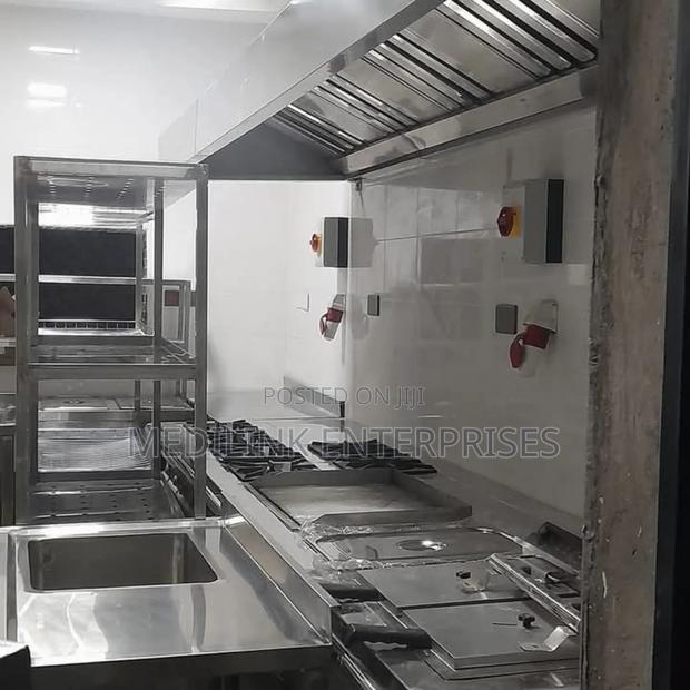 Commercial Kitchen Stainless Steel Lay Out and Set Up