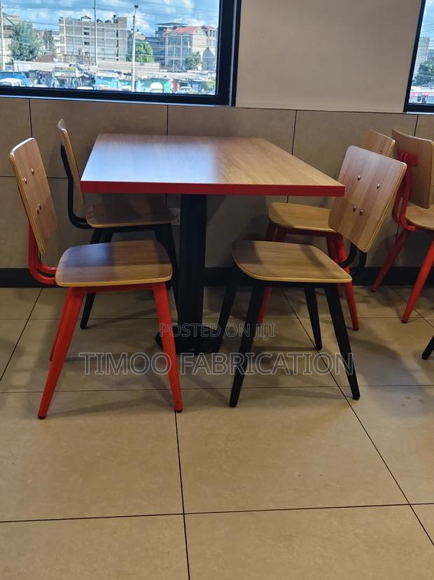 Restaurant Table With 4 Seats