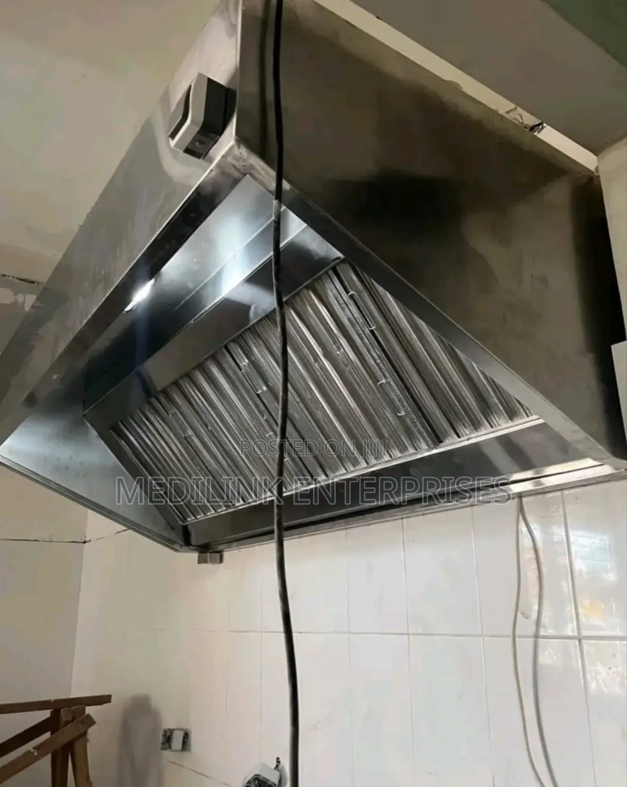 5.8ft Stainless Steel Commercial Kitchen Hood Set Up