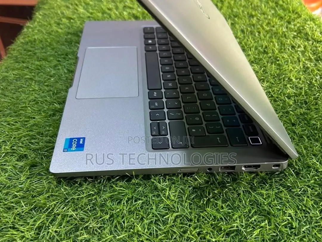 Laptop Dell Latitude 5320 16GB Intel Core i7 SSD 256GB