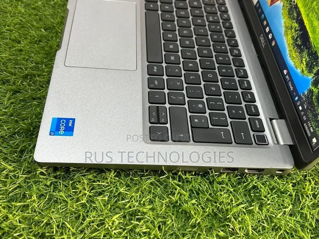 Laptop Dell Latitude 5320 16GB Intel Core i7 SSD 256GB