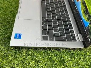 Laptop Dell Latitude 5320 16GB Intel Core i7 SSD 256GB