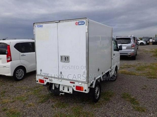 Minicab Freezer Truck - thumbnail 3