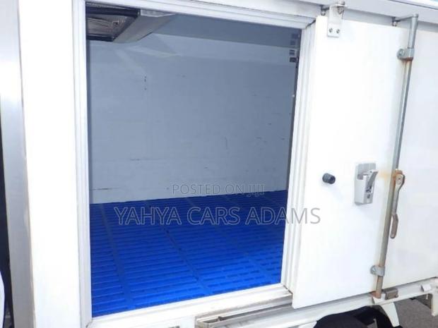 Minicab Freezer Lorry - thumbnail 3