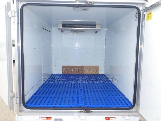 Minicab Freezer Lorry - thumbnail 5