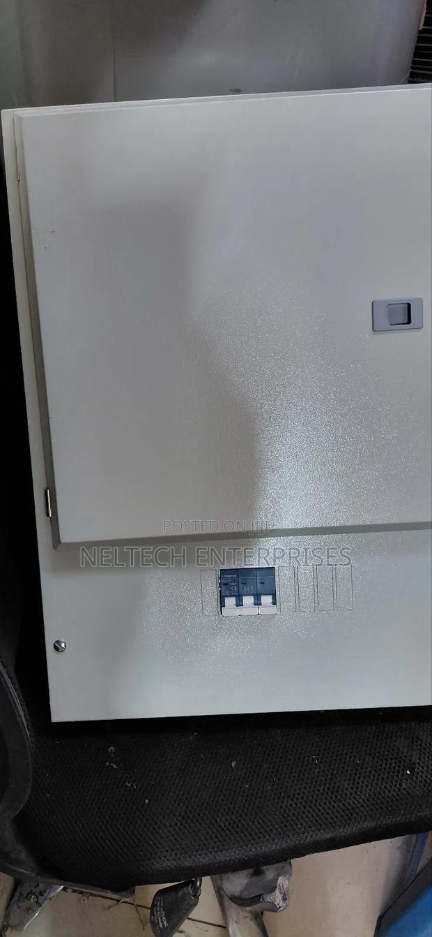 Distribution Board 8 Way - thumbnail 2