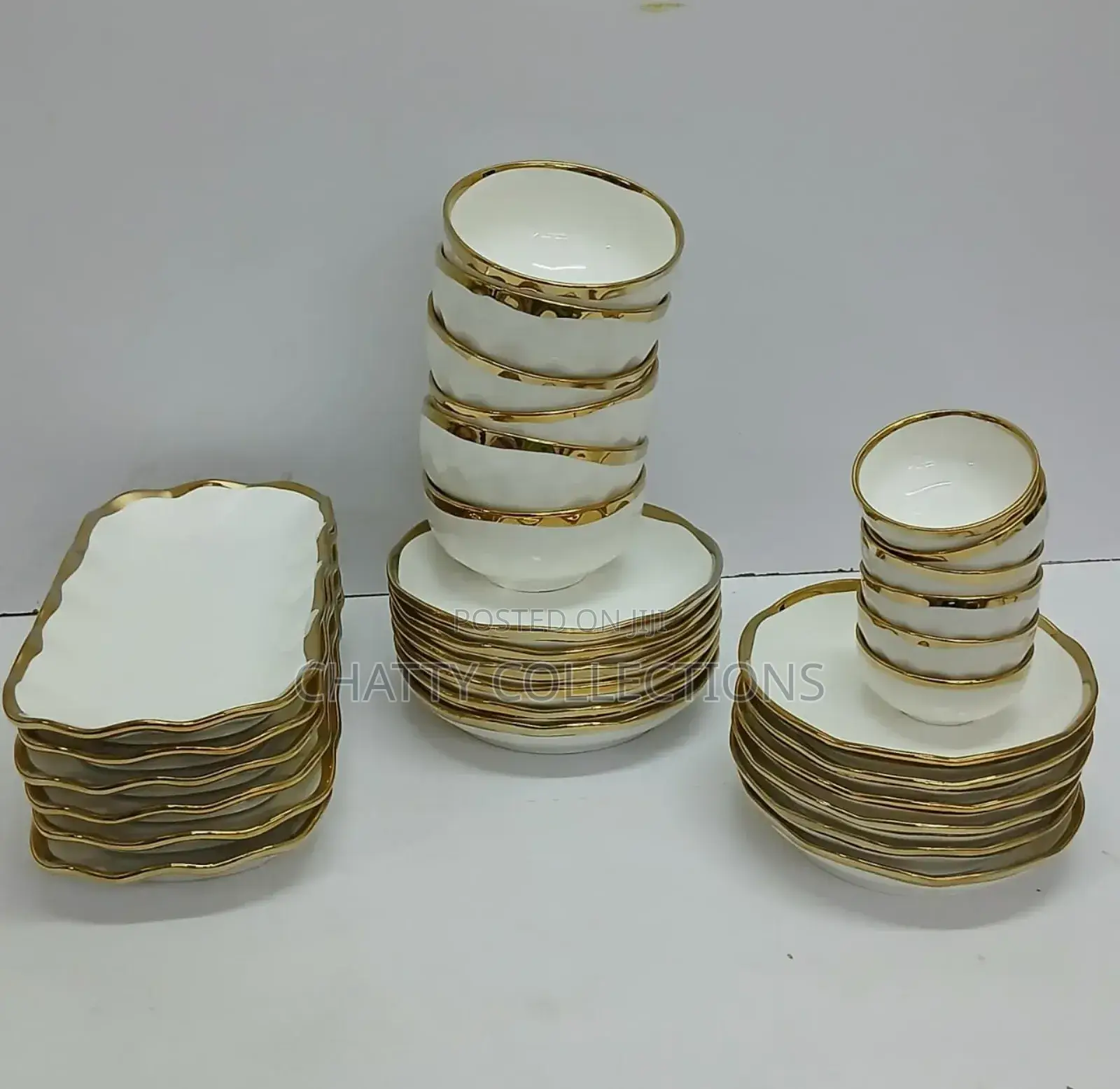 30 Pieces High Quality Gold Ceramic Dinner Set