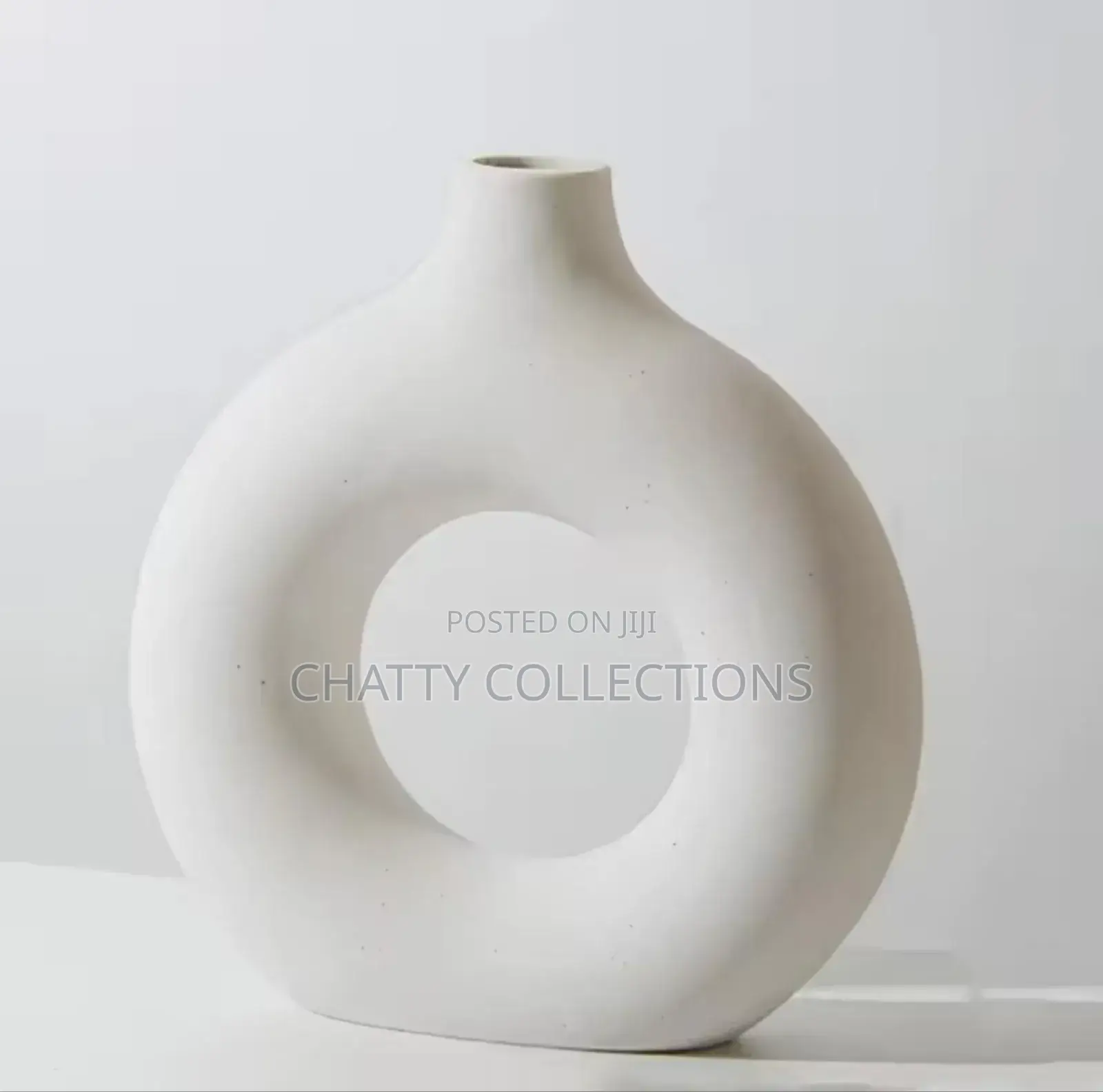 White Doughnut-Shape Ceramic Flower Vase