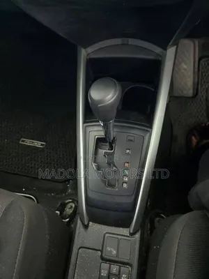 Toyota Corolla Fielder 1.5 Hybrid FWD 2019 White