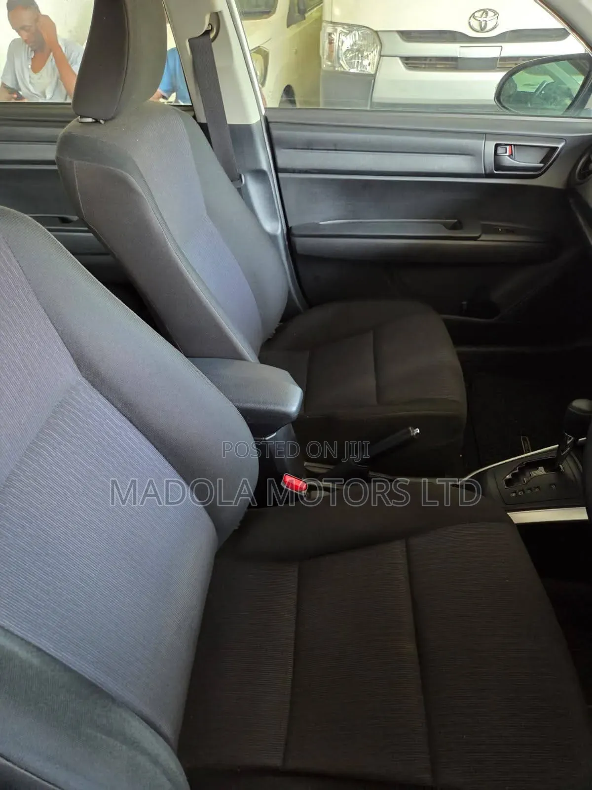 Toyota Corolla Fielder 1.5 Hybrid FWD 2019 White