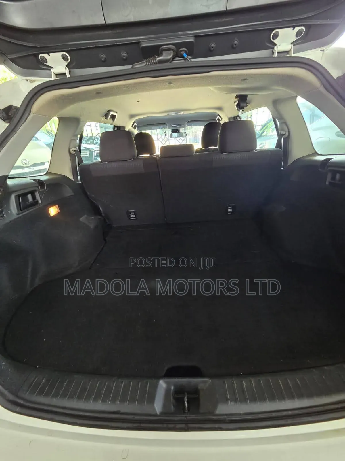Toyota Corolla Fielder 1.5 Hybrid FWD 2019 White