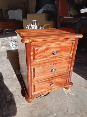 Solid Mahogany Vanish Bed Side Table