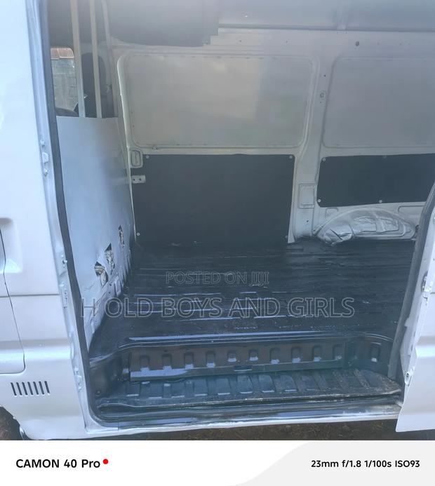 Nissan Vanette 2009 White - thumbnail 3