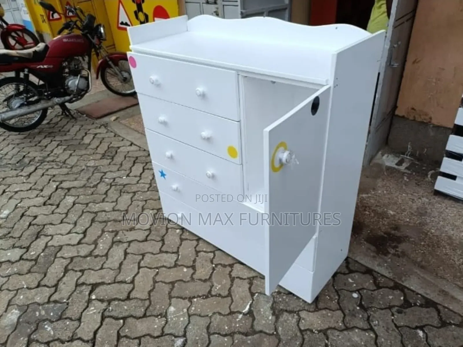 Chest of Drawers