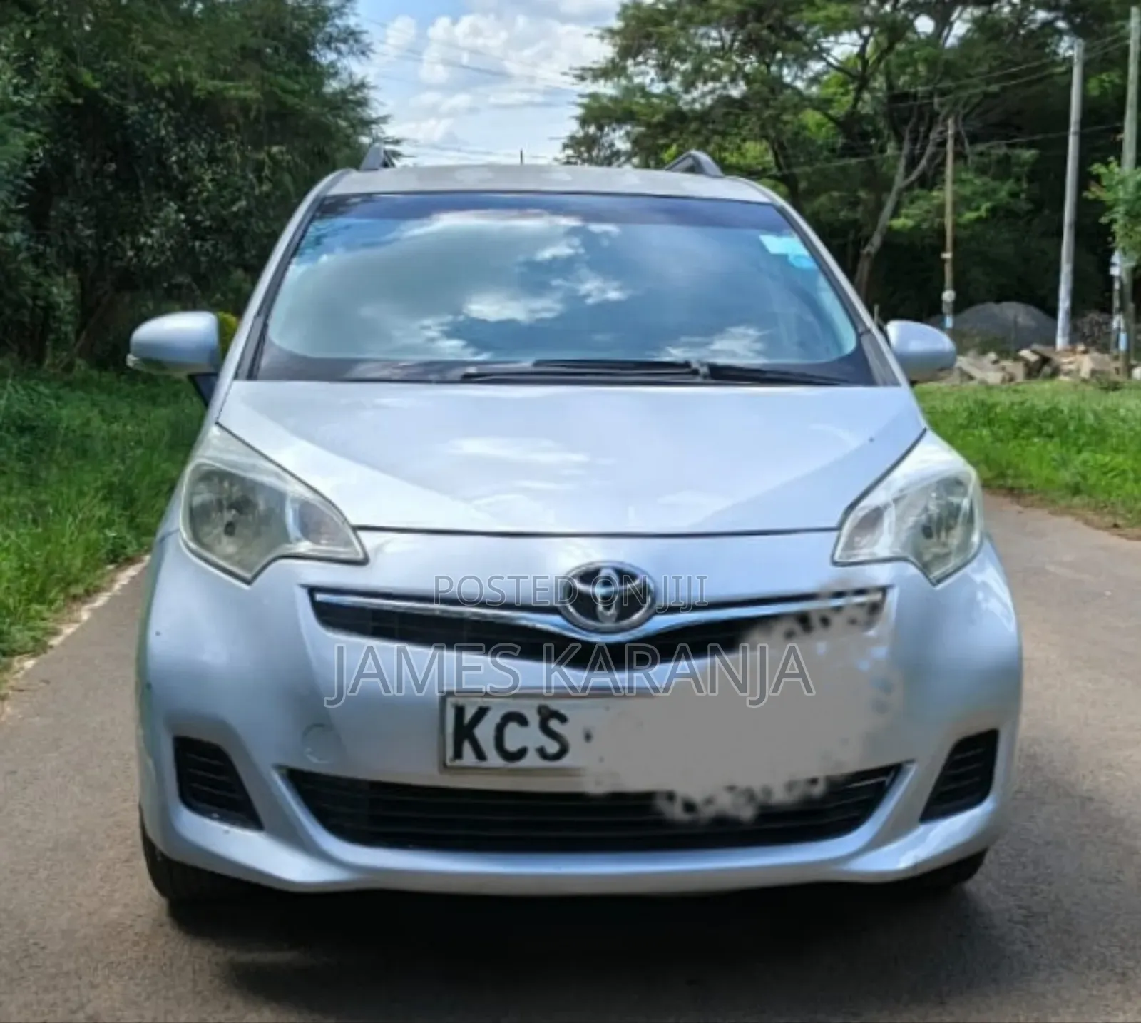 Toyota Ractis 2012 Silver