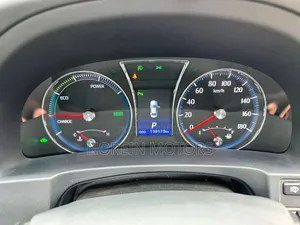 Toyota Crown 2018 Pearl