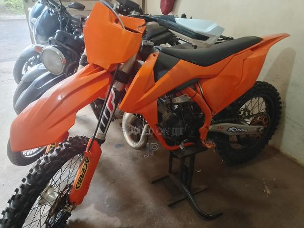 KTM 2021 Orange