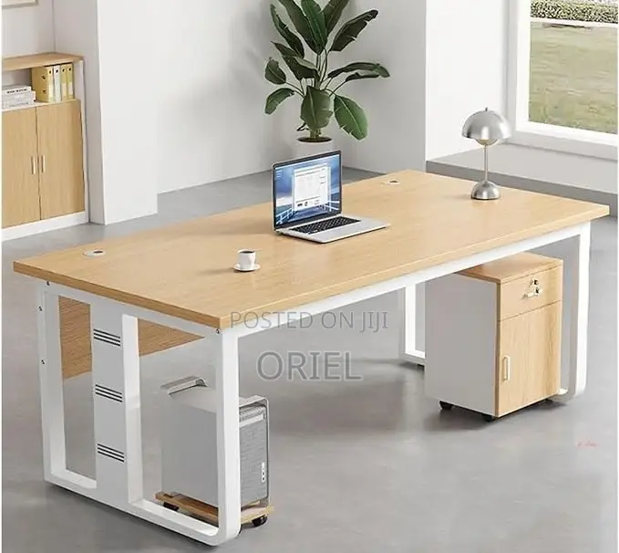 Office Desk : Classic Metal Frame Executive Minimalists Office Desk
