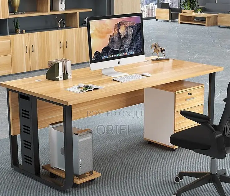 Office Desk : Classic Metal Frame Executive Minimalists Office Desk