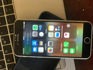 Apple iPhone 6s 64 GB White
