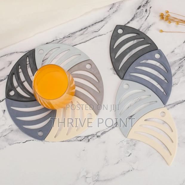 5 Pieces Fish Shaped Silicone Coasters