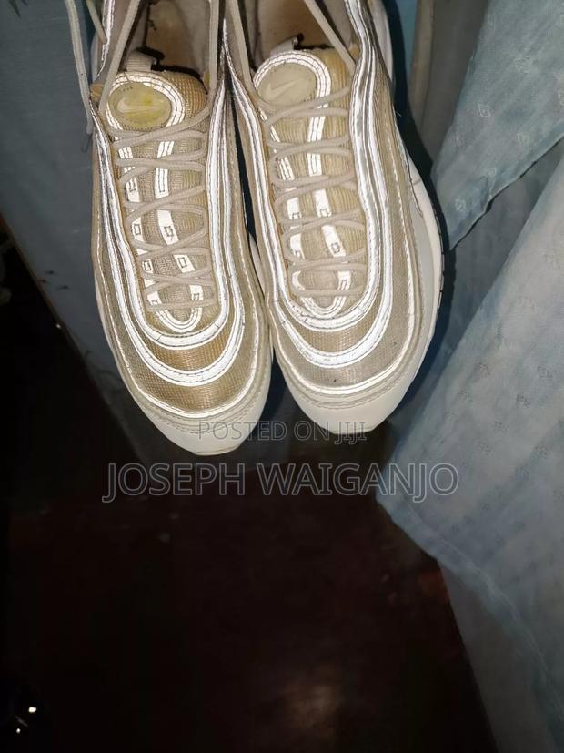 Mjose Kicks 