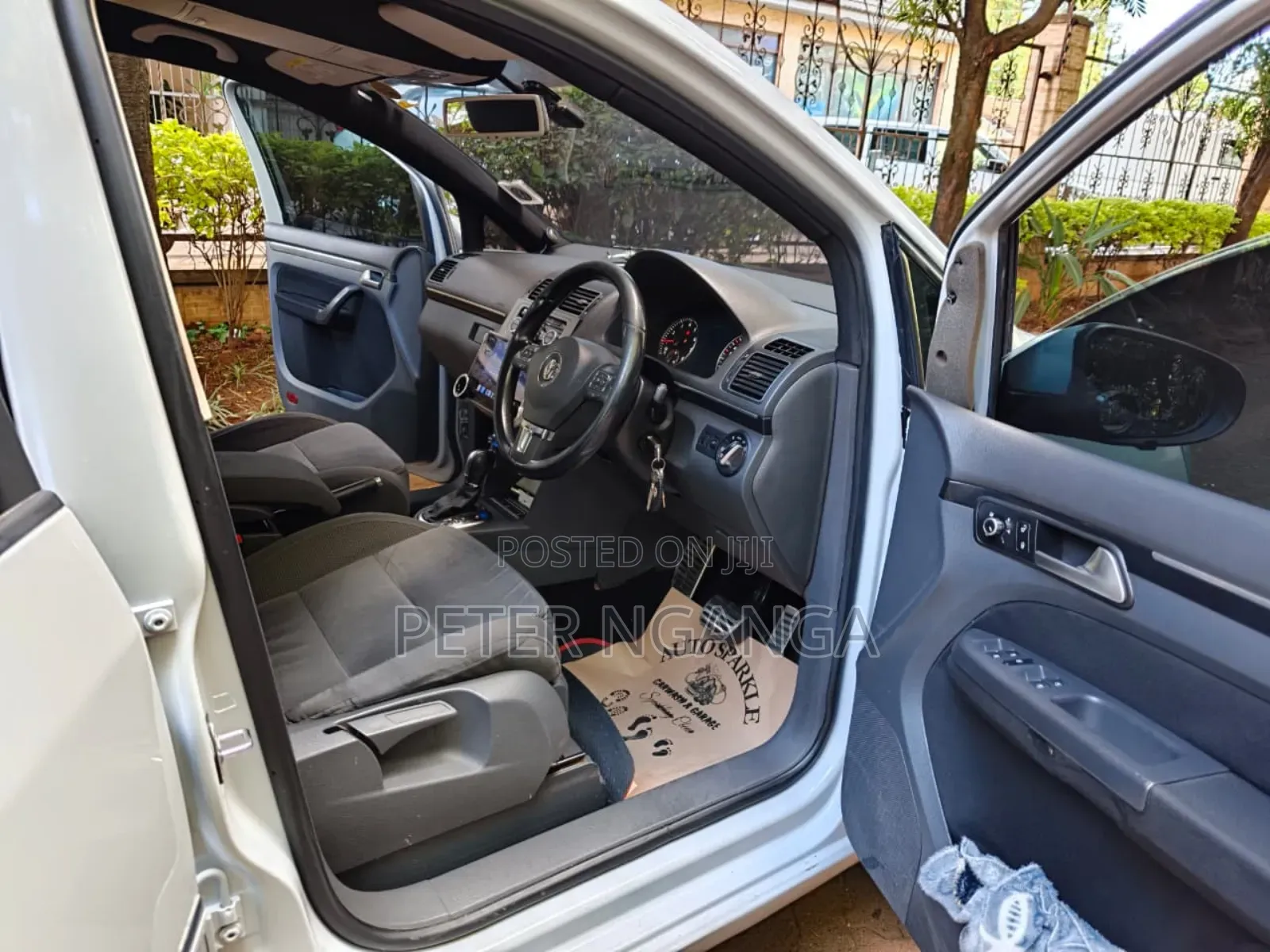 Volkswagen Touran 2014 White